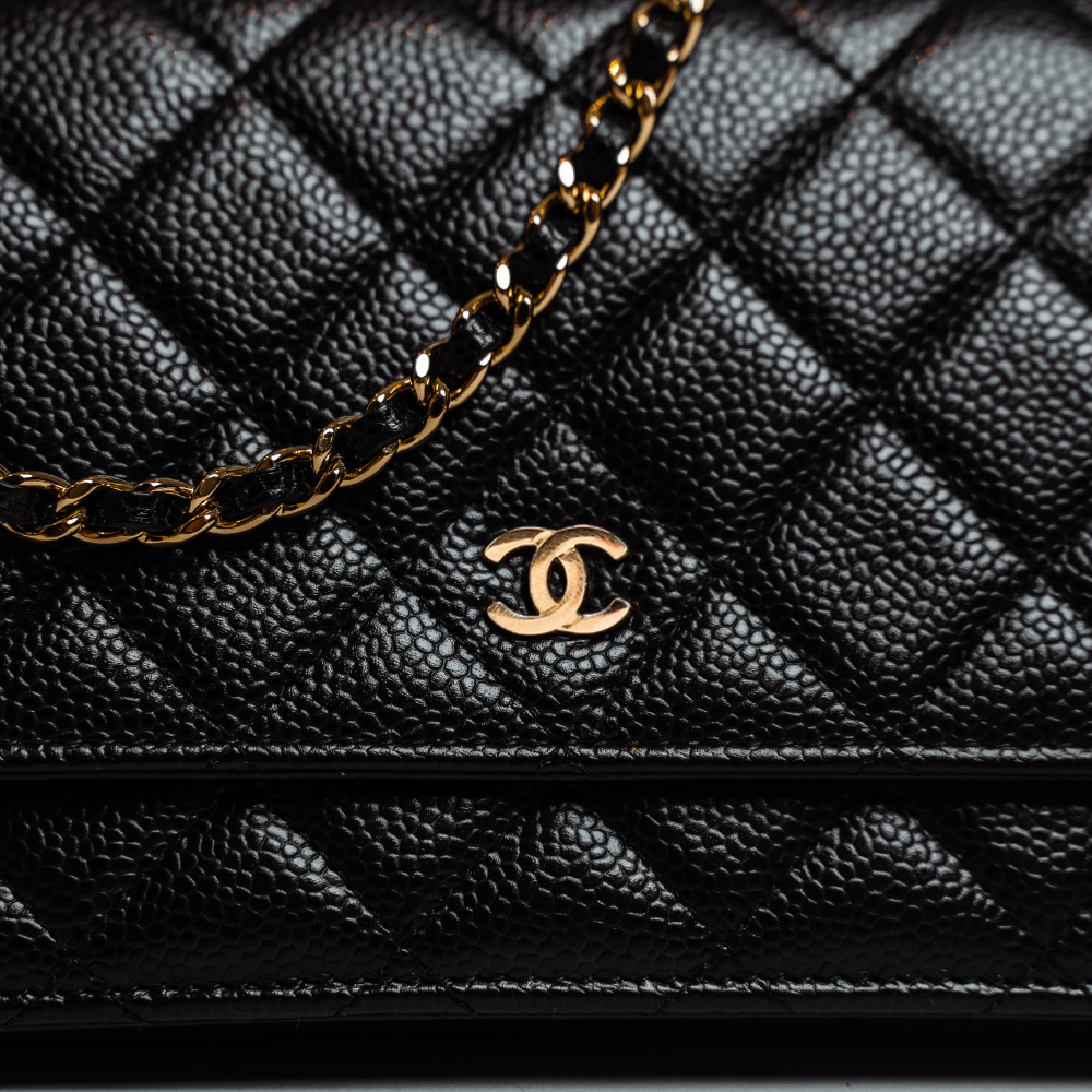 CHANEL BLACK AND GOLD CLASSIC WALLET ON CHAIN – The Luxe Collection by K